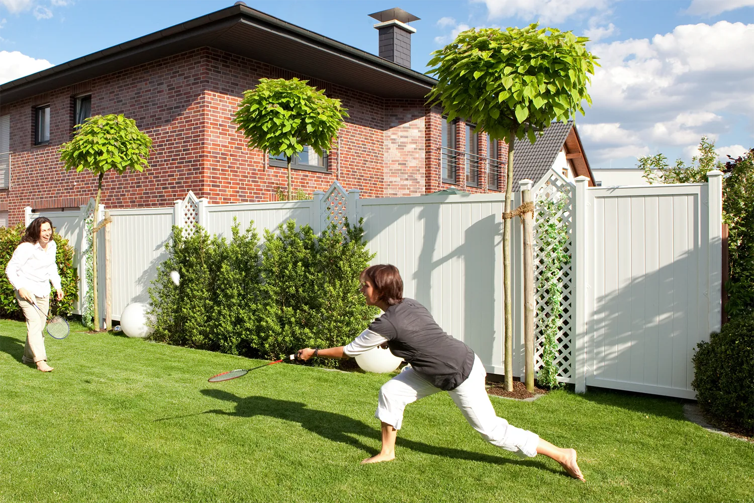 Palissade blanche de jardin en PVC